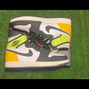 Air Jordan 1 Volt